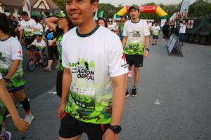 BIB: 355
                            <button type="button" onclick="openModal(3530976)" class="btn btn-primary btn-sm float-right btn-popup" data-toggle="modal" data-target=".modal-high-quality">
                        <i class="fas fa-shopping-cart"></i> Add to Cart
                    </button>
                                            <button type="button" onclick="isThisMe(3530976, true)" class="btn btn-success btn-sm float-right btn-popup btn-isme hidden" data-toggle="tooltip" data-placement="bottom" title="นี่คือรูปของคุณใช่ไหม คลิกที่นี่เพื่อเอาเข้าอัลบั้ม">
                        <i class="fas fa-plus"></i> Add to album
                    </button>
                    <button type="button" onclick="isThisMe(3530976, false)" class="btn btn-warning btn-sm float-right btn-popup btn-isnotme hidden">
                        <i class="fas fa-ban"></i> Remove from album
                    </button>